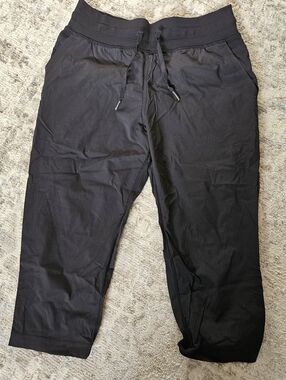 Lululemon Black Dance Studio Capri